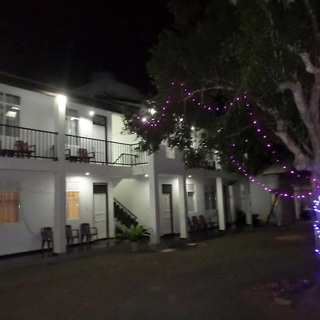 Romana Rest Kataragama Exterior foto